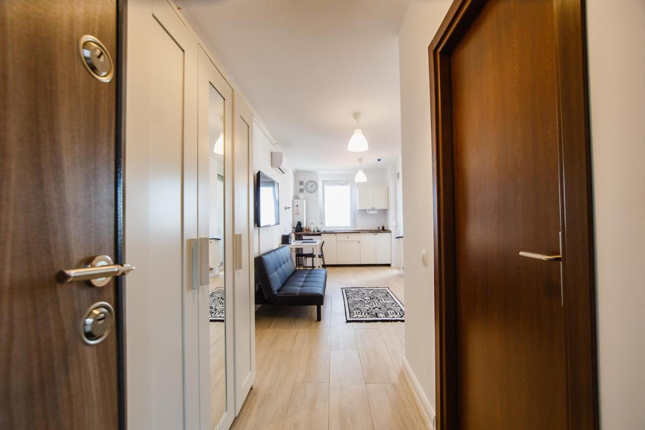 Fresh Studio In Central Oradea Apartment Exterior photo
