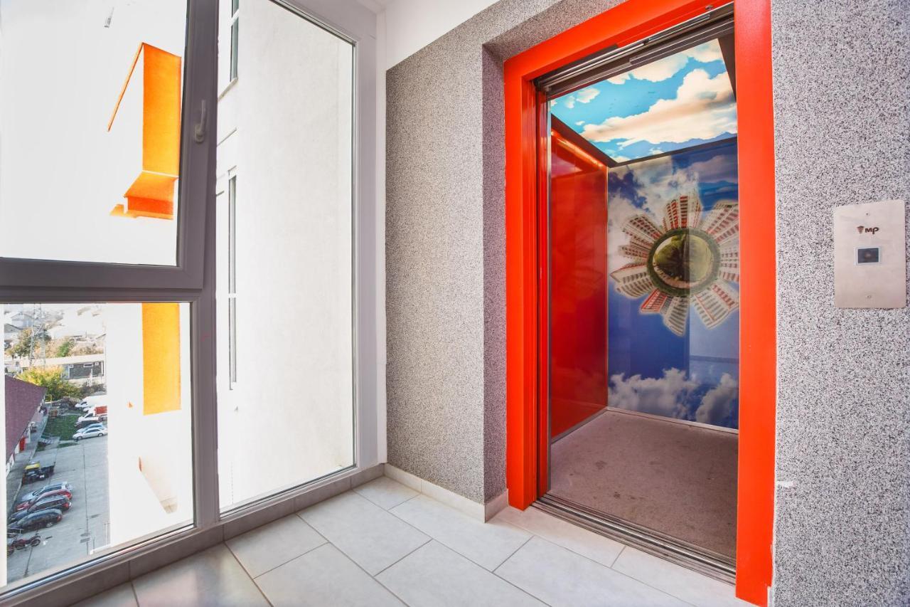 Fresh Studio In Central Oradea Apartment Exterior photo